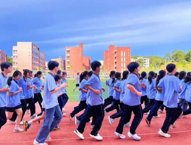 孩子们也从被动听讲转向自动探求成果但更重要的是学习状况的变化 孩子们也从被动听讲转向自动探求成果但更重要的是学习状况的变化